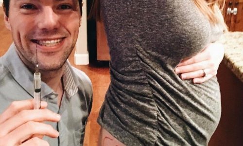 Η viral φωτό και η εξομολόγηση ενός μπαμπά: «Μια εγκυμοσύνη δεν είναι εύκολη για όλους»