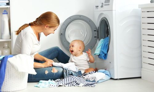 Πώς θα κάνεις τις δουλειές του σπιτιού, όταν έχεις νεογέννητο μωρό