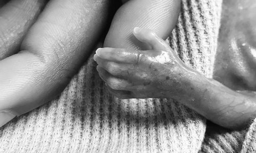 Γνωστός αθλητής μετά τη νίκη της ομάδας του ανακοίνωσε το τραγικό νέο για το μωρό του