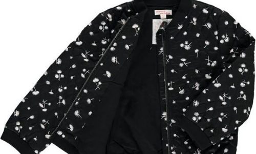 Αυτό το ανοιξιάτικο μπουφάν δεν πρέπει να λείπει από τη ντουλάπα των κοριτσιών σας