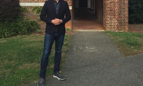 Γνωστός παρουσιαστής έγινε πατέρας - Ο γιος του γεννήθηκε έξω από το διαμέρισμά του (pics)