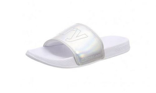 Superdry pool slides: Η τελευταία λέξη της μόδας για την παραλία