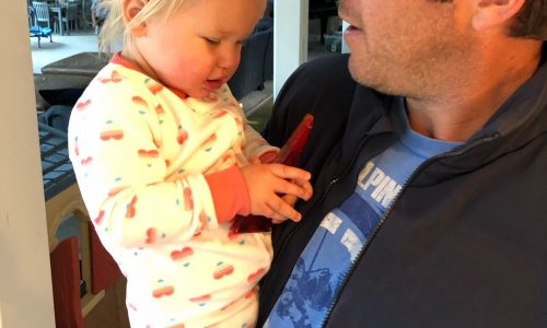 Σε λίγους μήνες γίνεται για πέμπτη φορά μπαμπάς και πριν μερικές ώρες έχασε την 19 μηνών κόρη του