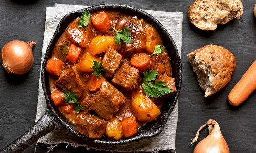 Πεντανόστιμη συνταγή για μοσχαράκι γκούλας