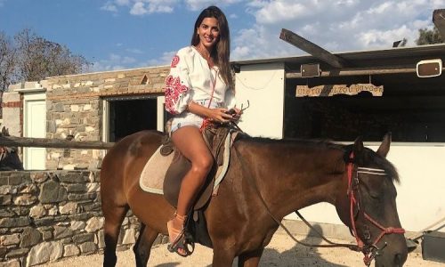 Σταματίνα Τσιμτσιλή: Για πρώτη φορά μετά από καιρό φωτογραφίζεται με τον γιο της (pics)