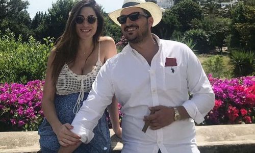 Πετρουτσέλι: Ο σύζυγός της δημοσίευσε την πρώτη φωτογραφία στο instagram με τη νεογέννητη κόρη του