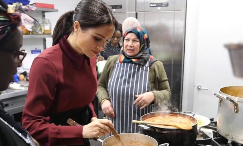 Όλες οι φωτογραφίες της Meghan Markle με φουσκωμένη κοιλίτσα (vid)