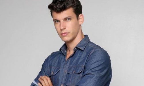 Βασίλης Μίχας: Μάθετε τα πάντα για τον κούκλο πρωταγωνιστή της «Επιστροφής» (Σπάνιες φωτό & vid)