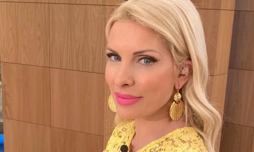 Ελένη Μενεγάκη: Πώς ξεκίνησε χθες για το σπίτι και τι της έγραψε θαυμαστής της (pics)