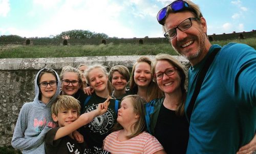 Μια 7μελής οικογένεια έζησε έναν χρόνο σε σκάφος