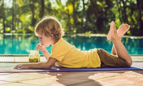 Τα πρώτα smoothies του παιδιού: 8 δροσιστικά ποτά γεμάτα βιταμίνες (pics&vid)