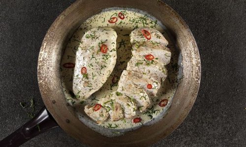 Εύκολη συνταγή για κοτόπουλο αλά κρεμ με 4 υλικά από τον Άκη