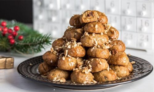 Μελομακάρονα γεμιστά με δαμάσκηνα από τον Άκη Πετρετζίκη