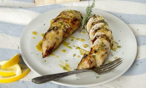 Καλοκαιρινή συνταγή για καλαμάρι γεμιστό με λαδολέμονο