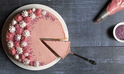 Δοκιμάστε το ιδιαίτερο cheesecake του Άκη με σοκολάτα ruby