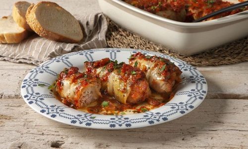 Λαχανοντολμάδες κοκκινιστοί - Αξίζει να τους δοκιμάσετε