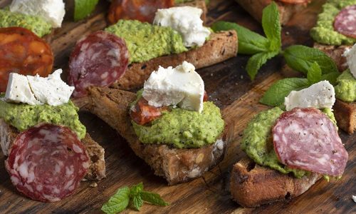 Συνταγή για νόστιμο χούμους με αρακά - Σπιτικό, εύκολο και υγιεινό