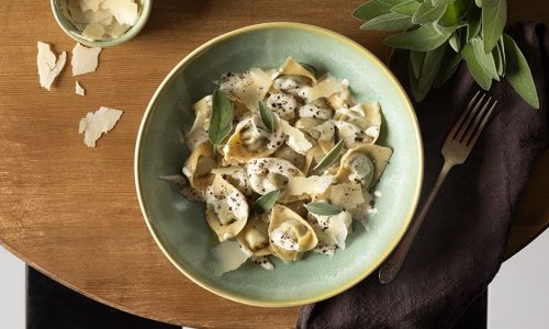 Σπιτικά τορτελίνι γεμιστά με σπανάκι και φασκόμηλο