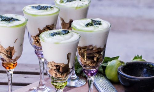 Δροσερό επιδόρπιο γιαουρτιού - Έτοιμο σε 15 λεπτά