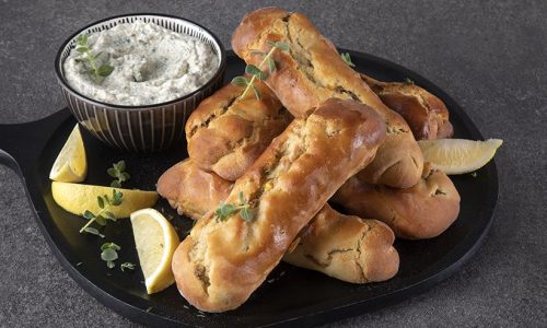 Σούπερ Corn dogs με καπνιστό τόνο και σάλτσα ταρτάρ