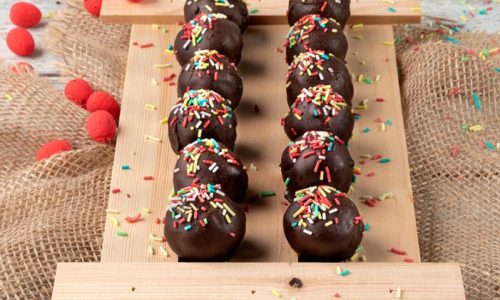 Λαχταριστά τρουφάκια από το τσουρέκι που περίσσεψε