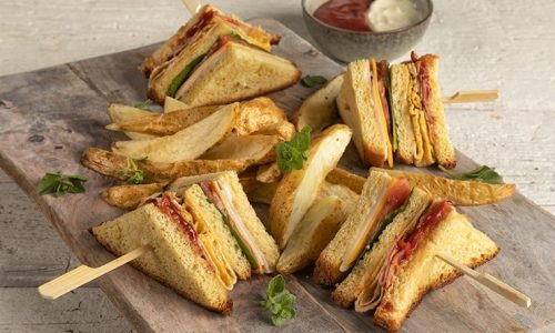 Κλαμπ σάντουιτς με ομελέτα - Ένα υπέροχο brunch για μικρούς και μεγάλους