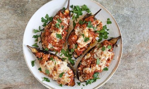 Το πιο μεσογειακό ορεκτικό: Μελιτζάνες γεμιστές με καπνιστό τόνο