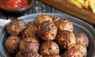 Κεφτεδάκια φούρνου από τον Άκη Πετρετζίκη