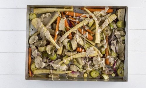 Ψητά λαχανικά με σος ταχίνι που απογειώνει τη γεύση