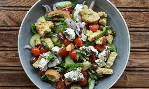 Οι καλύτερες καλοκαιρινές συνταγές του Άκη Πετρετζίκη