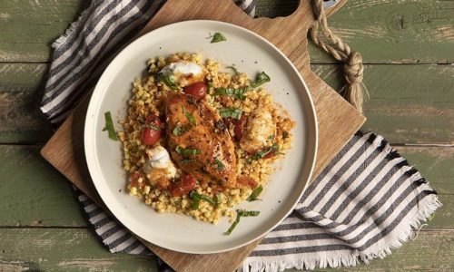 Κοτόπουλο Caprese από τον Άκη Πετρετζίκη