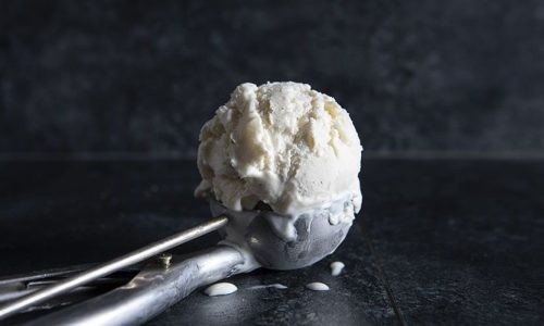 Παγωτό με τυρί κρέμα από τον Άκη Πετρετζίκη