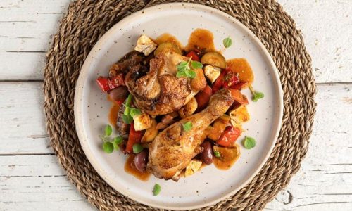 Μεσογειακό κοτόπουλο στη λαδόκολλα – Θα μοσχομυρίσει όλο το σπίτι