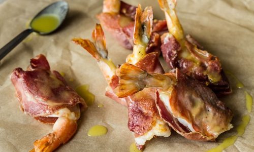 Γαρίδες με προσούτο από τον Άκη Πετρετζίκη