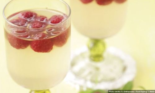 Ζελέ με λουίζα και raspberries - Μια διαφορετική συνταγή του Άκη Πετρετζίκη