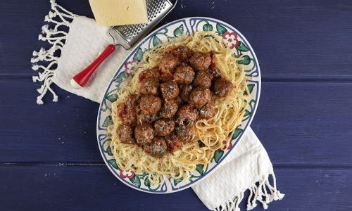 Μακαρονάδα με κεφτεδάκια - Το φαγάκι που λατρεύουν τα παιδιά