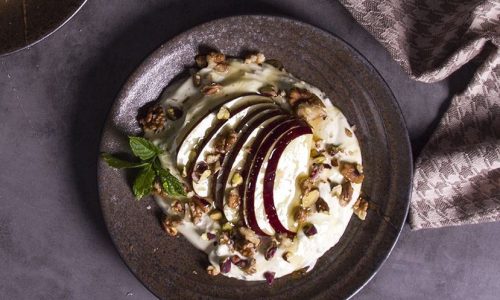 Γιαούρτι με μήλα, μπαχαρικά και μέλι