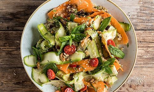 Superfood σαλάτα με πολλά λαχανικά