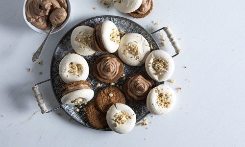 Μπουκίτσες από μαρέγκα με σοκολάτα και μπισκότο