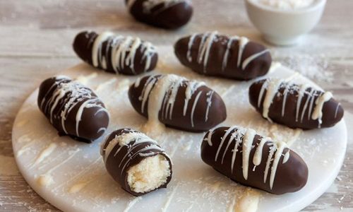 Τρουφάκια καρύδας - Μια νόστιμη συνταγή του Άκη Πετρετζίκη