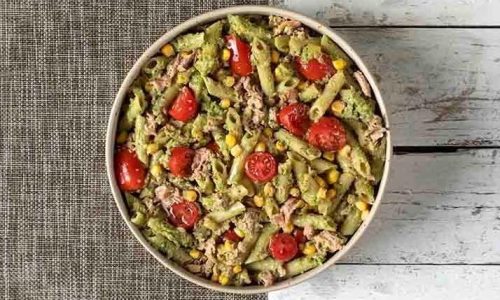 Υγιεινή μακαρονοσαλάτα με πέστο πιπεριάς - Χορταστική και νόστιμη σαλάτα