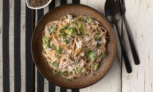 Ζυμαρικά αλά κρεμ με γιαούρτι σε 10 λεπτά