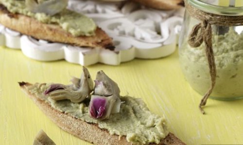 Μπρουσκέτες με αγκινάρες και ελιές - Γρήγορη και χορταστική συνταγή