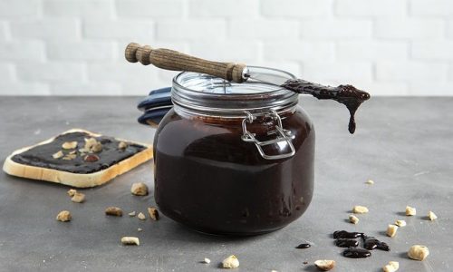 Vegan πραλίνα σοκολάτας για το πρωινό των παιδιών