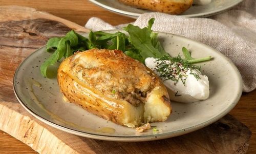 Πατάτες γεμιστές με καπνιστό τόνο - Έτοιμες σε 15 λεπτά