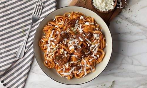 Μοσχαράκι κοκκινιστό με λαζανάκι - Μαμαδίστικο και πεντανόστιμο φαγητό