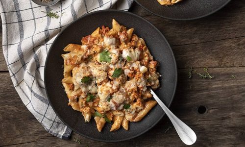 Πένες με κιμά γαλοπούλας και μπεσαμέλ