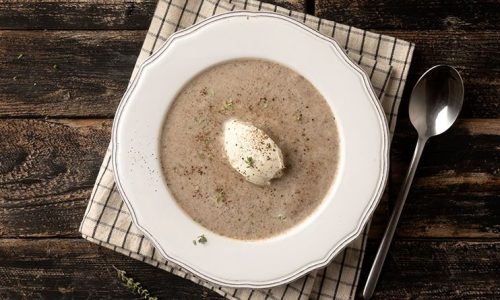 Εύκολη μανιταρόσουπα με τυρί κρέμα