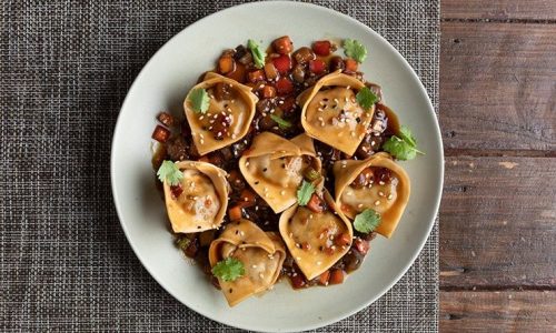 Σπιτικά τορτελίνια με λαχανικά stir fry