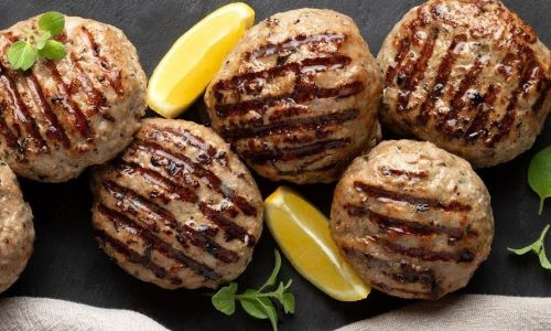 Σπιτικά μπιφτέκια στο BBQ για τα παιδιά